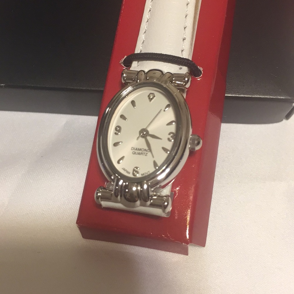 Watch - Picture 2 of 3